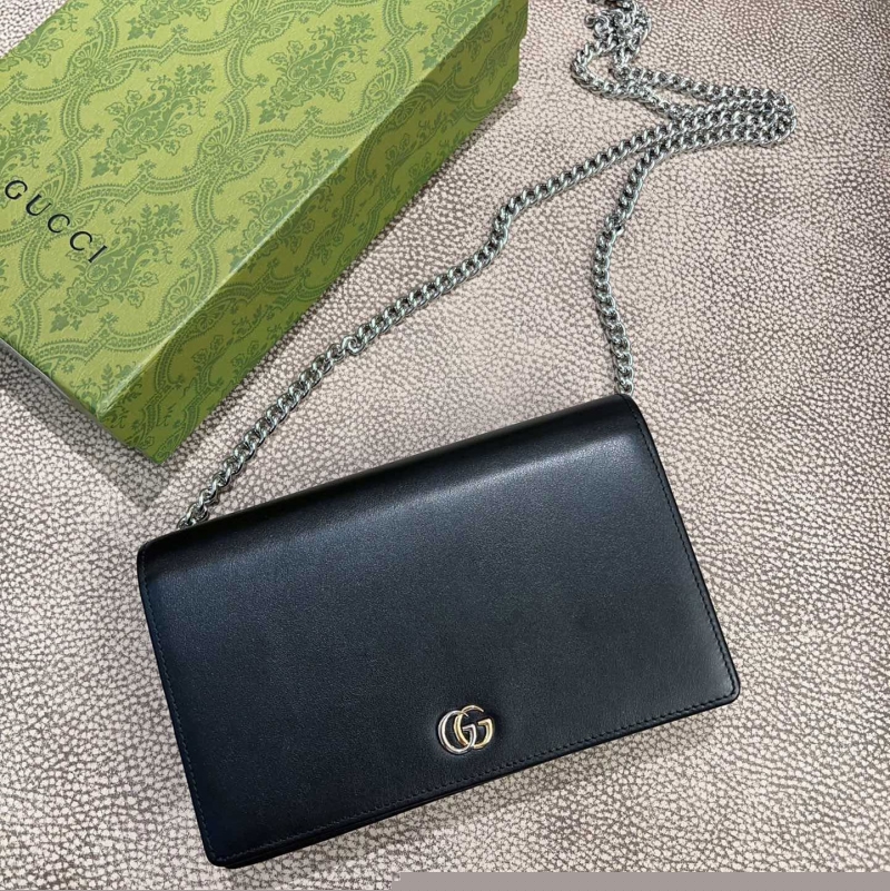 G*u*i wallets & purse